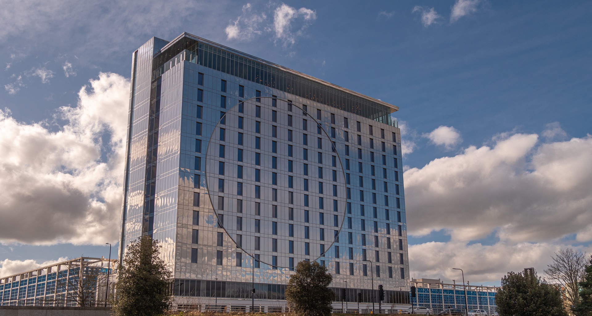 Hotel La Tour- Milton Keynes - APA Facade Systems.