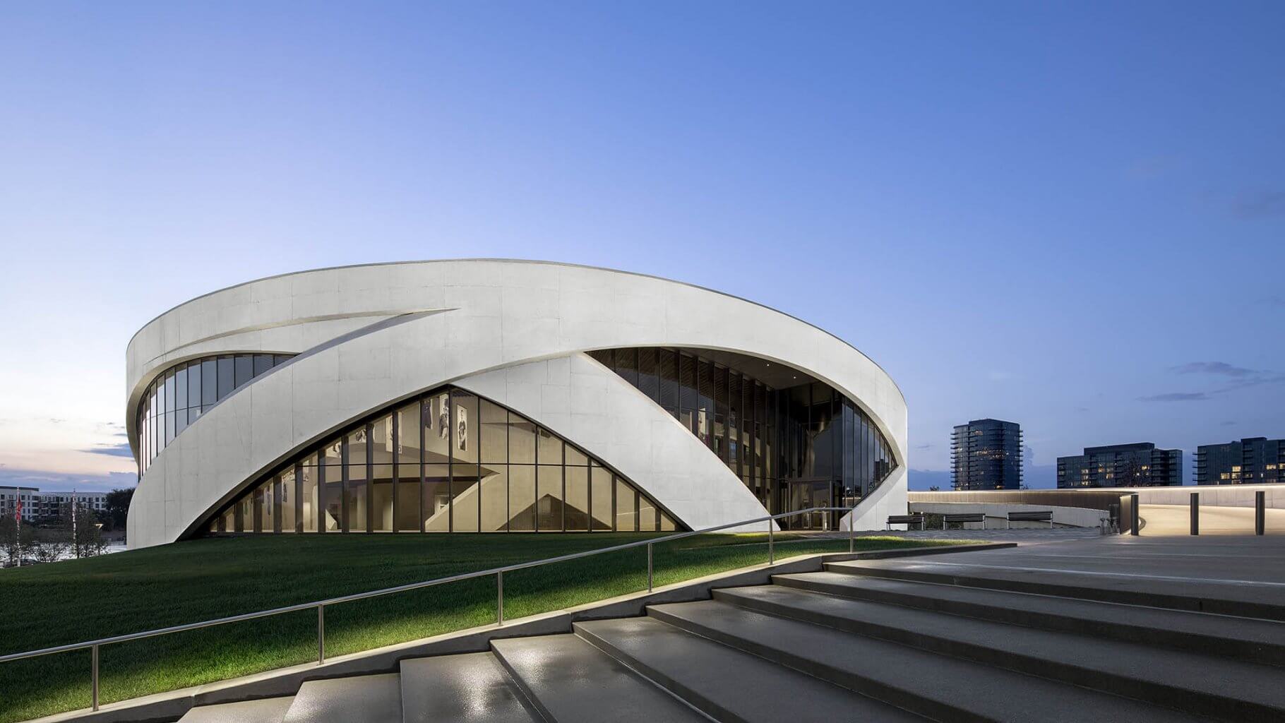 National Veterans Memorial and Museum