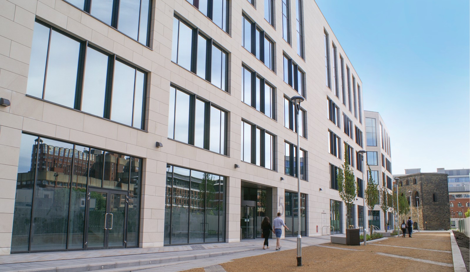 5 Wellington Place - APA Facade Systems