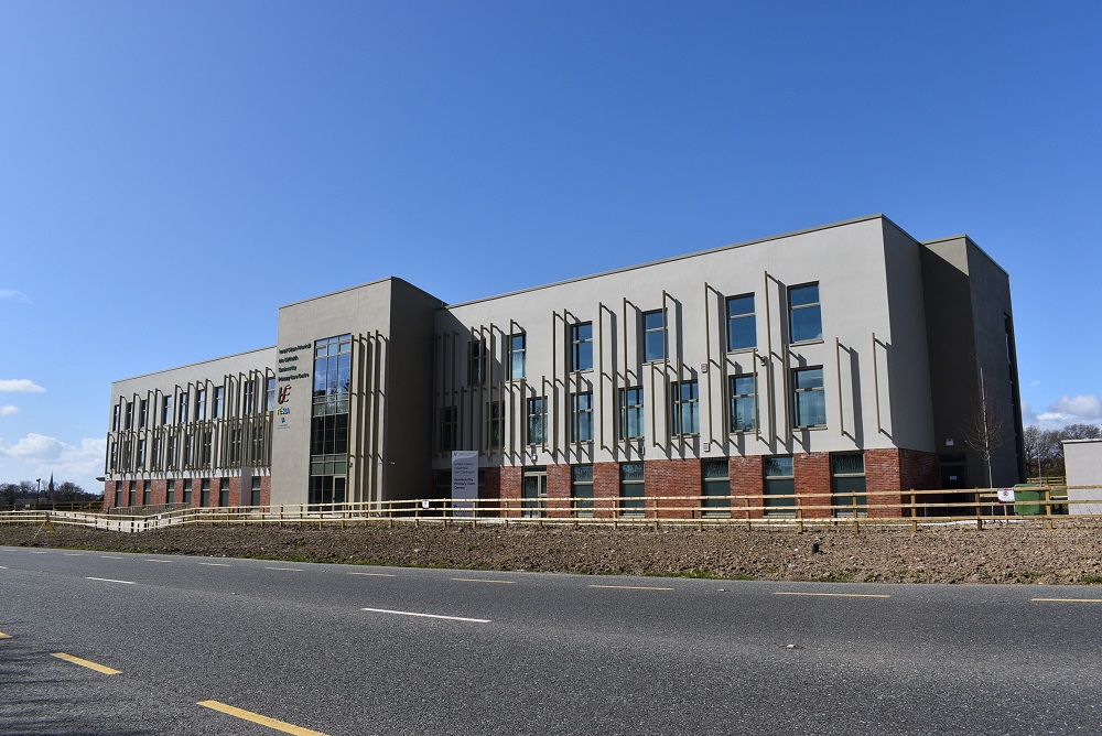 6 Impressive Window System Projects-Enniscorthy Primary Care Centre
