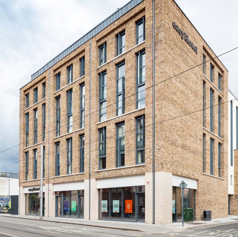 easyHotel - APA Facade Systems